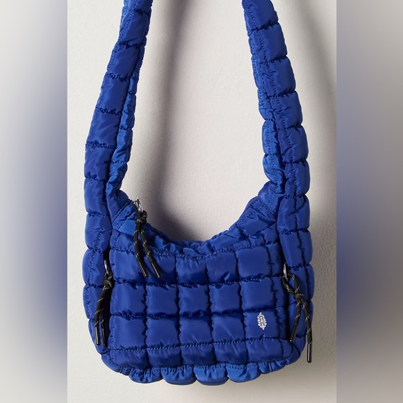 NWT Free People x FP Movement Quilted Baby Carryall Crossbody Bag in Royal Blue - Picture 3 of 12